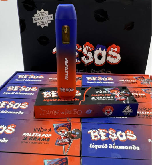 7 BESOS BAJO LA LUNA